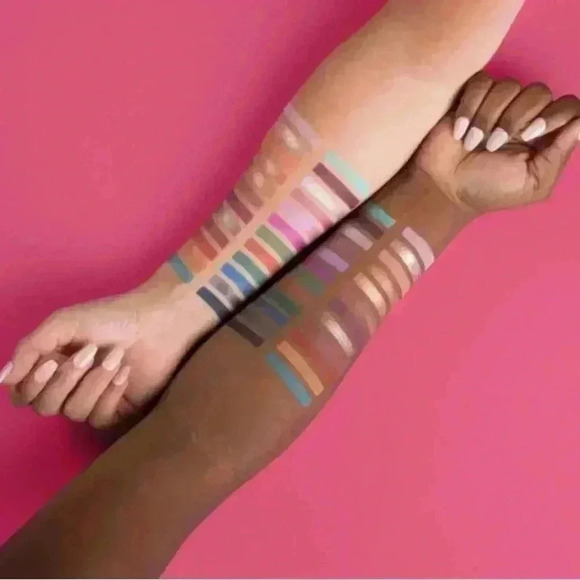 New Jeffree Star cosmetics SCORPIO eye shadow PALETTE - Picture 3 of 4